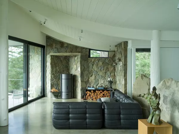 Mayne Island, BC V0N 2J2,630 Tinker RD