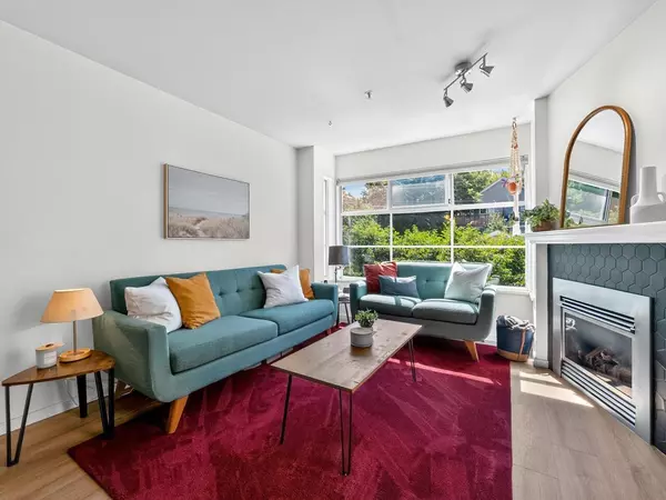 Vancouver, BC V5L 1L5,2388 Triumph ST #302