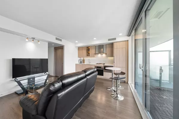 Vancouver, BC V6Z 0E7,89 Nelson ST #1804