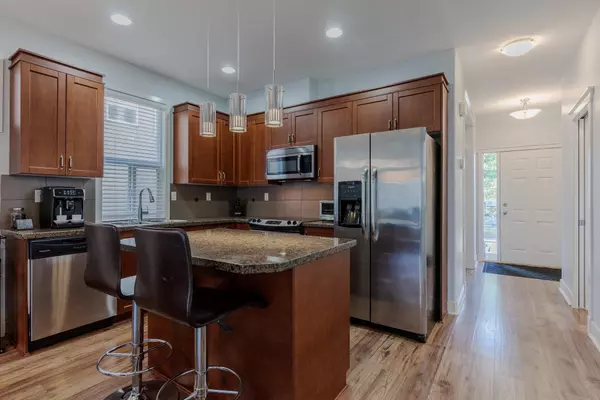 Surrey, BC V4N 5P1,6942 190th ST