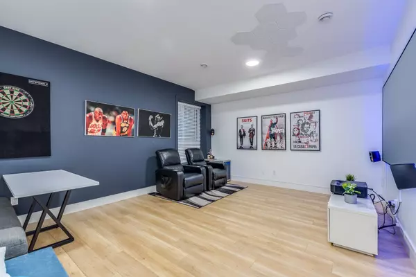 Coquitlam, BC V3B 0G7,3419 Roxton AVE #102