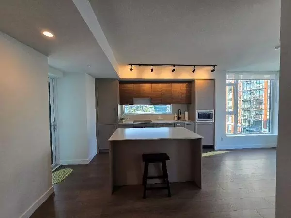 Surrey, BC V3T 0V8,13745 George Junction #804