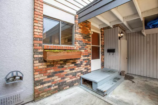 Maple Ridge, BC V2X 8A2,12122 Schmidt CRES #22