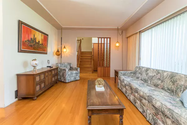 Coquitlam, BC V3J 6C8,1720 Bowman AVE