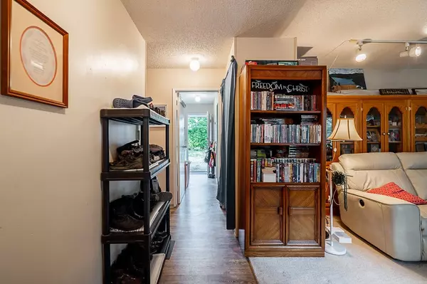 Surrey, BC V3W 2K9,14227 71 AVE