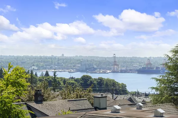 North Vancouver, BC V7L 1P4,225 E 6th ST #111