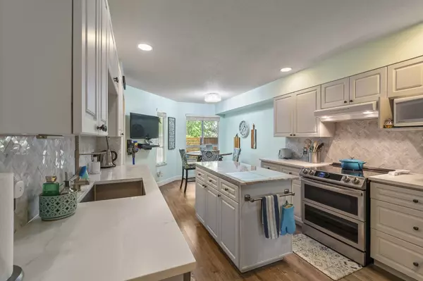 Surrey, BC V4P 1C6,15550 26th AVE #152