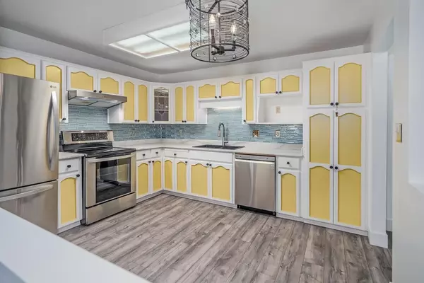 Langley, BC V2Y 1L2,19645 64 AVE #202