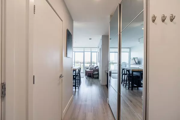 New Westminster, BC V3L 0H4,200 Nelson's CRES #708