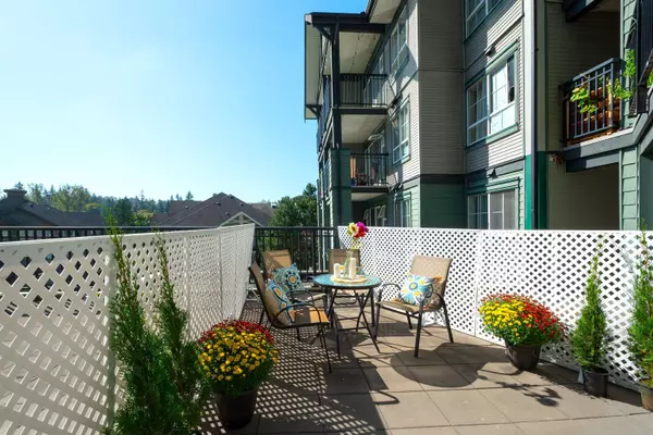 Burnaby, BC V3N 0A6,9098 Halston CT #213