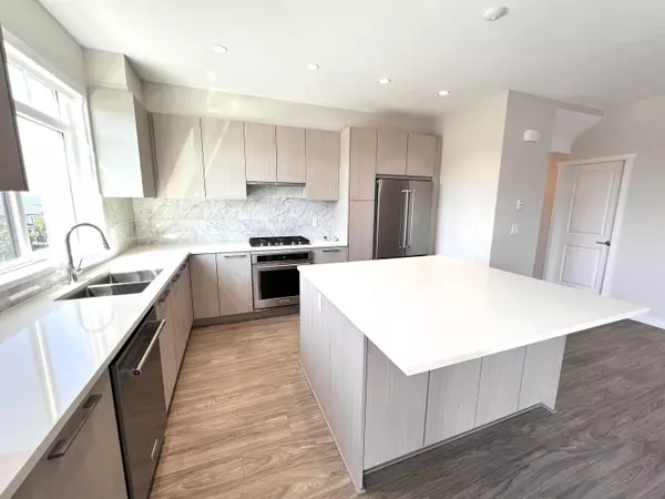 Coquitlam, BC V3E 0T7,1360 Mitchell ST #112