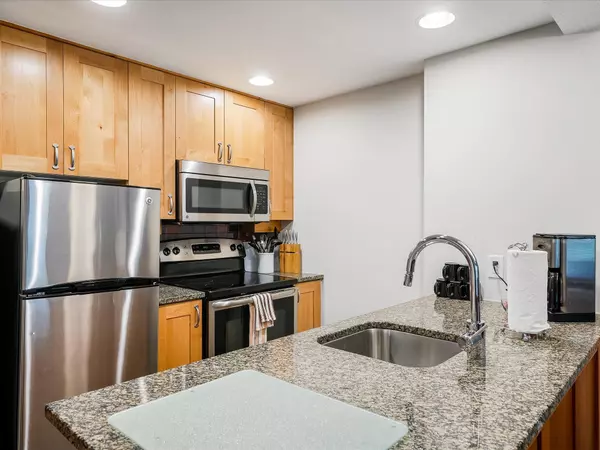 Whistler, BC V8E 0N7,2036 London LN #436D