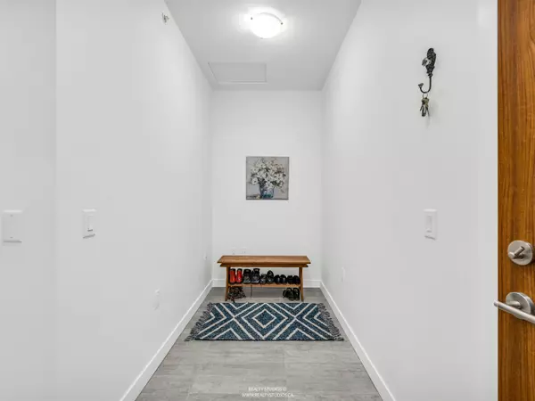 North Vancouver, BC V7L 0A8,1468 Saint Andrews AVE #302