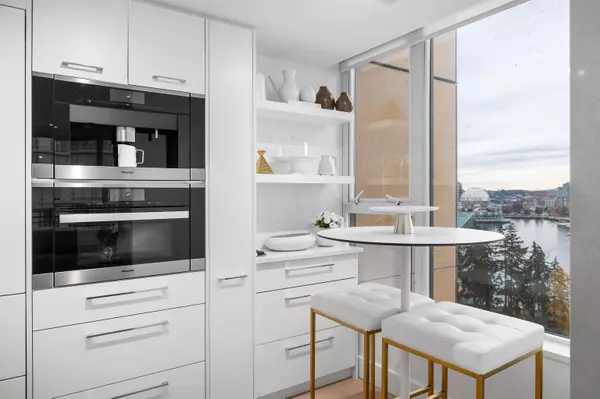 Vancouver, BC V6B 0B5,33 Smithe ST #1603