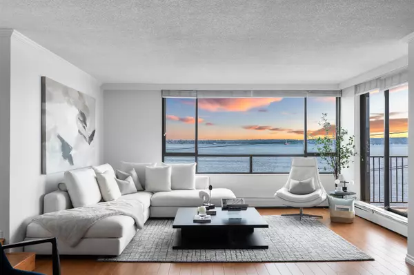 West Vancouver, BC V7V 1B5,1930 Bellevue AVE #302