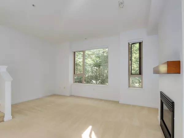 Burnaby, BC V5A 4Z2,9229 University CRES #114