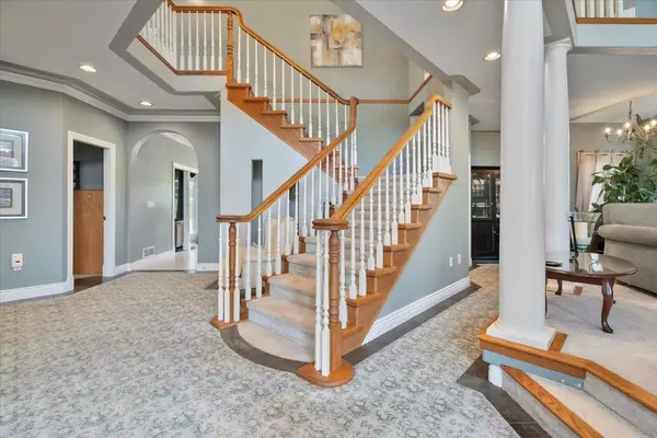 Maple Ridge, BC V2W 1B3,10413 Tamarack CRES