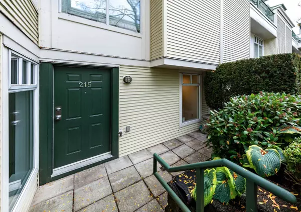 Vancouver, BC V6R 2G5,3727 W 10th AVE #215