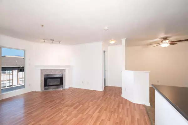 Maple Ridge, BC V2X 6B8,12206 224 ST #403