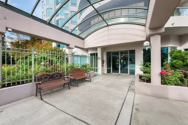 Abbotsford, BC V2S 8E6,33065 Mill Lake RD #1704