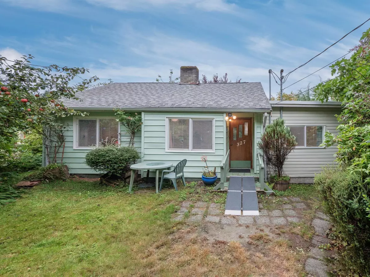 Gibsons, BC V0N 1V8,327 Headlands RD