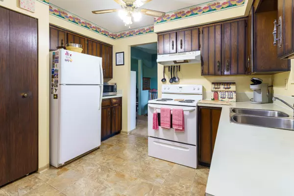 Maple Ridge, BC V4R 2M4,12310 Skillen ST