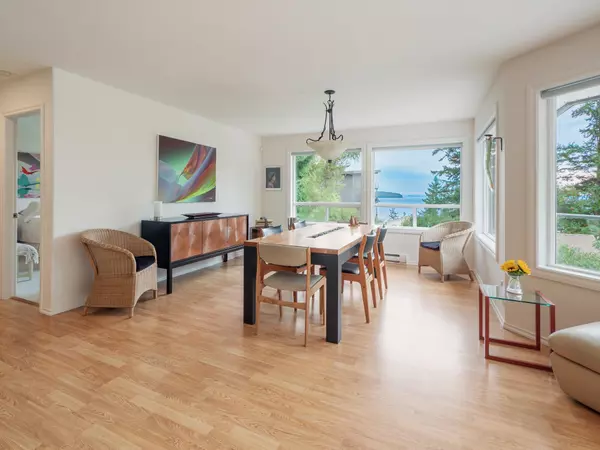 Gibsons, BC V0N 1V8,310 Georgia DR