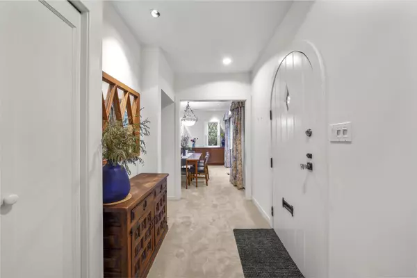 Vancouver, BC V6N 1J9,6025 Carnarvon ST