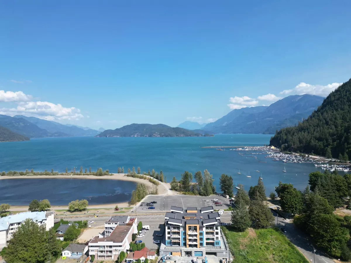 Harrison Hot Springs, BC V0M 1K0,470 Esplanade AVE #106