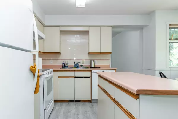 Hope, BC V0X 1L2,63405 Yale RD