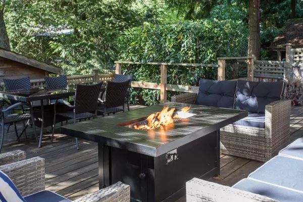 Surrey, BC V4A 1N2,12743 16 AVE #103