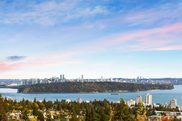 West Vancouver, BC V7V 4X6,2278 Orchard LN