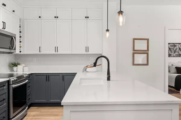 New Westminster, BC V3L 0B9,285 Ross DR #301