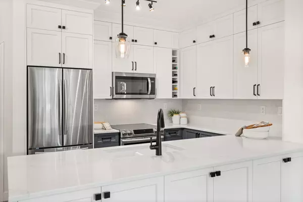 New Westminster, BC V3L 0B9,285 Ross DR #301