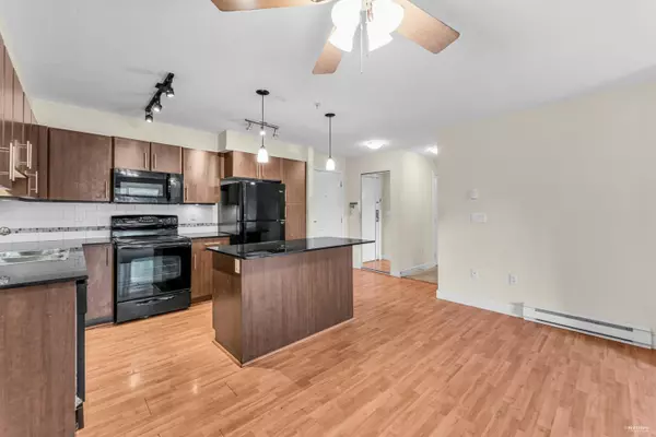 Maple Ridge, BC V2X 8V2,12020 207a ST #214