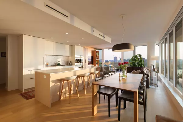 Vancouver, BC V6E 1N5,1365 Davie ST #1404