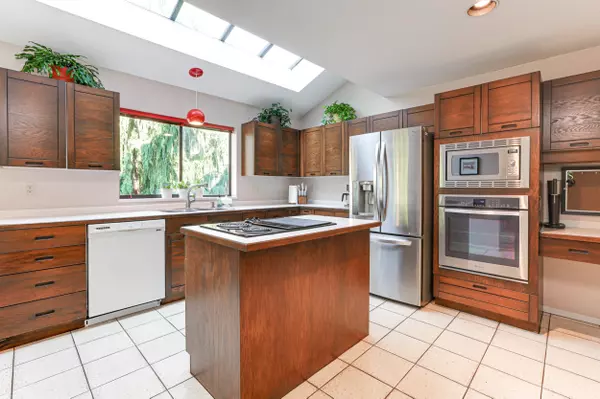 Burnaby, BC V5A 4C4,7873 Woodhurst DR