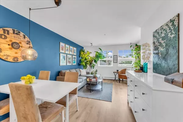 930 W 16th AVE #305,  Vancouver,  BC V5Z 1T2