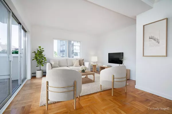 West Vancouver, BC V7V 1C2,2187 Bellevue AVE #305