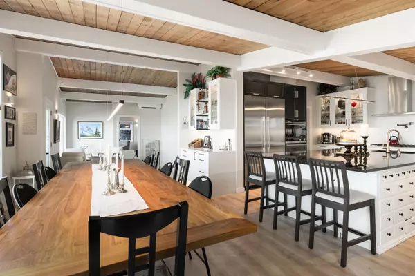 Lions Bay, BC V0N 2E0,195 Kelvin Grove WAY