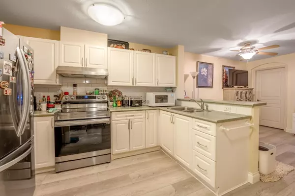 North Vancouver, BC V7J 3V6,960 Lynn Valley RD #416