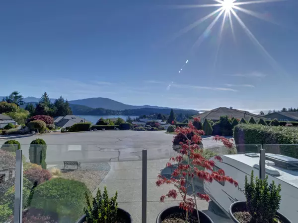 Gibsons, BC V0N 1V8,806 Oceanmount BLVD