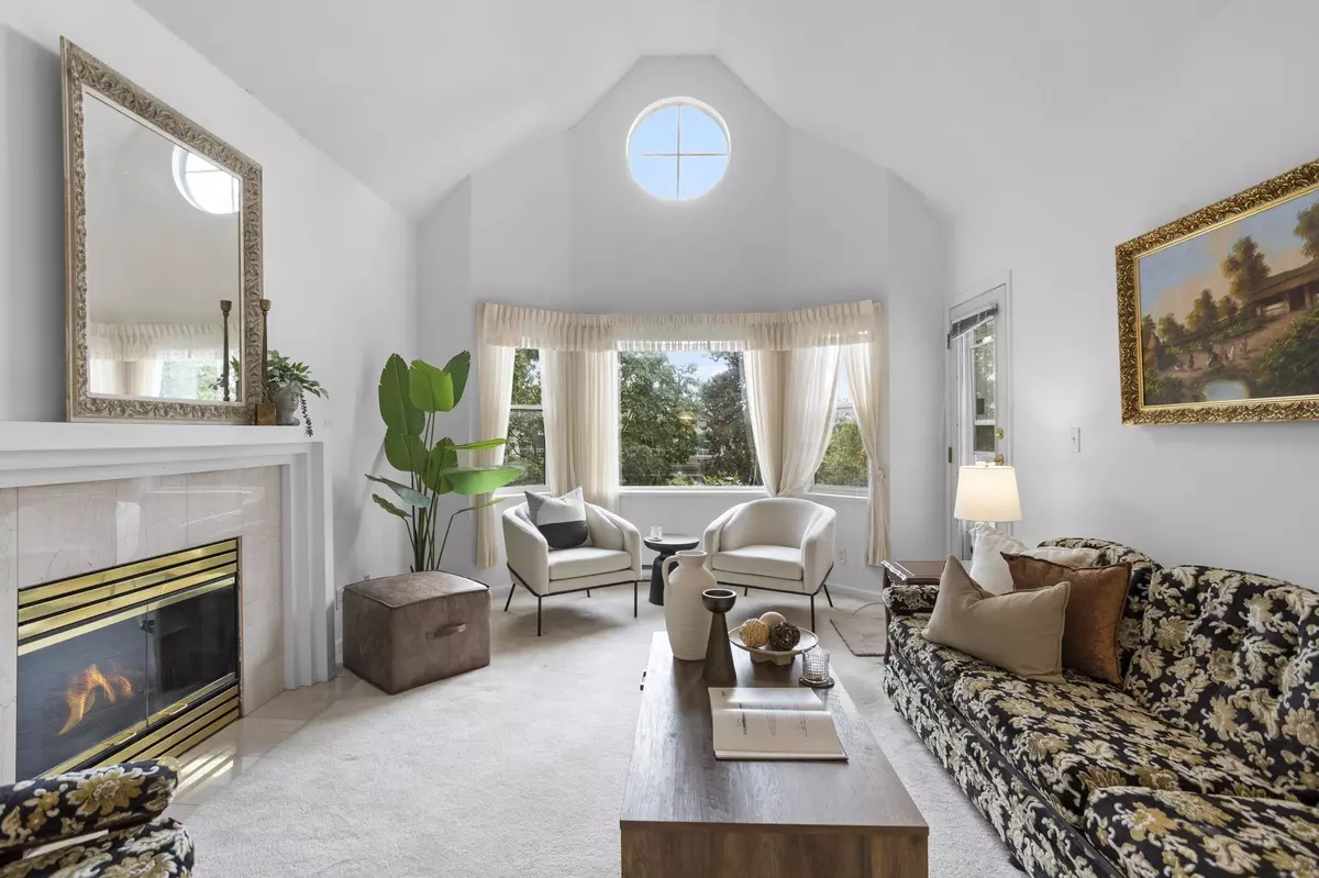 Burnaby, BC V5J 1T2,5375 Victory ST #303