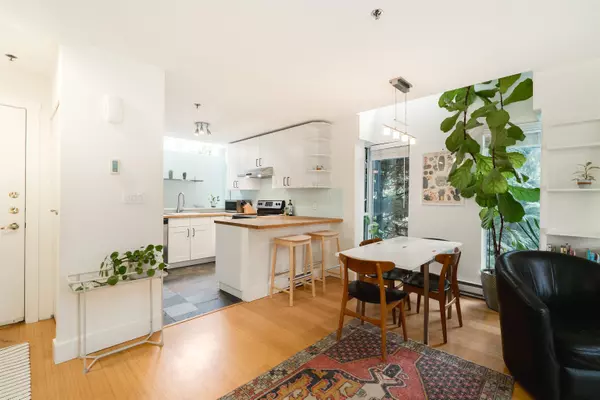 Vancouver, BC V5Z 1R4,916 W 14th AVE