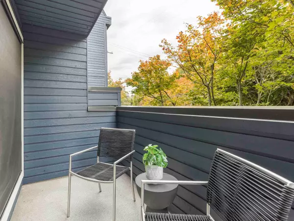 Vancouver, BC V6J 4V4,1990 W 6th AVE #216