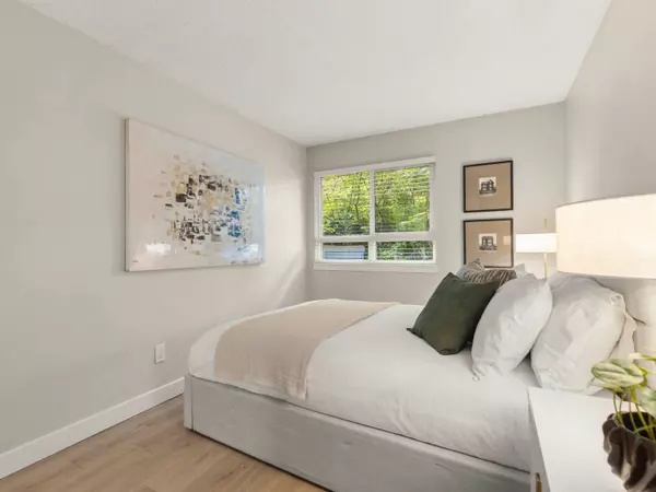 Vancouver, BC V6J 4V4,1990 W 6th AVE #216