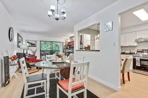 Abbotsford, BC V2S 6B8,33490 Cottage LN #310