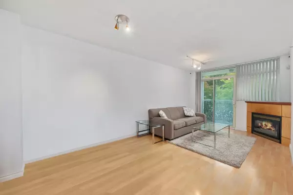 Vancouver, BC V5S 4V3,2733 Chandlery PL #205