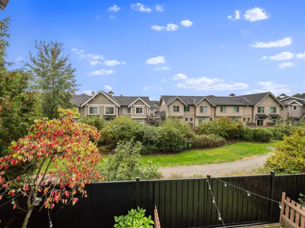 Langley, BC V2Y 3B6,20460 66 AVE #27