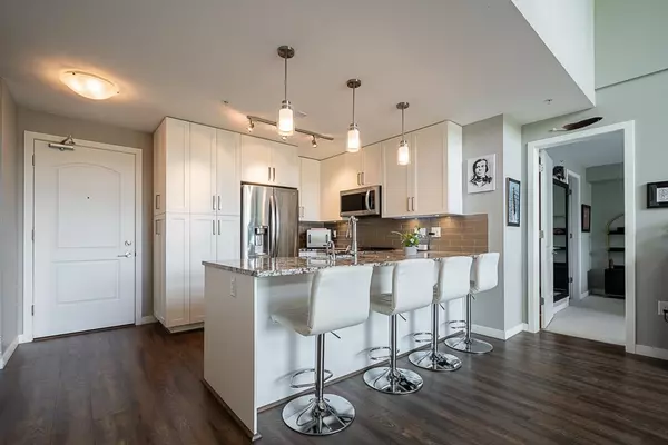 Surrey, BC V4N 6J9,6490 194 ST #410